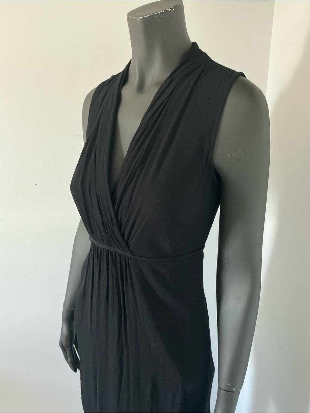 174. Maeve Anthropologie Sleeveless Black V-Neck Rayon Dress - Picture 4 of 8